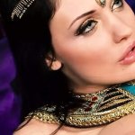 Aletta Ocean en Amanda Bleack in grote borsten gekost viertal