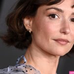 AT&T Girl / Milana Vayntrub / https: / milana_vayntrub / mintmilana Nude Leaks OnlyFans image 13