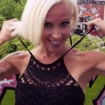 Schlanke deutsche blonde Milf online abgeschleppt für outdoor Sex