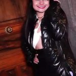 Sofia Mayers gets a Plug Inside Her Ass in the Street Before Her Anal Scene