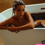 Olivia Ponton Sexy And Topless Collection of Photos