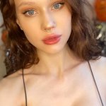 Model Sofia Simens simenssofia