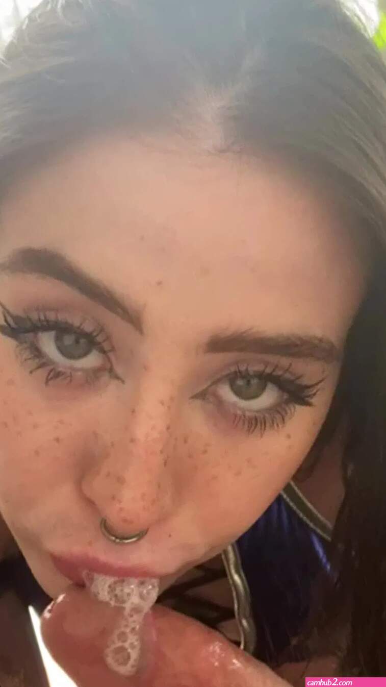 Tik tok blowjob (photos)