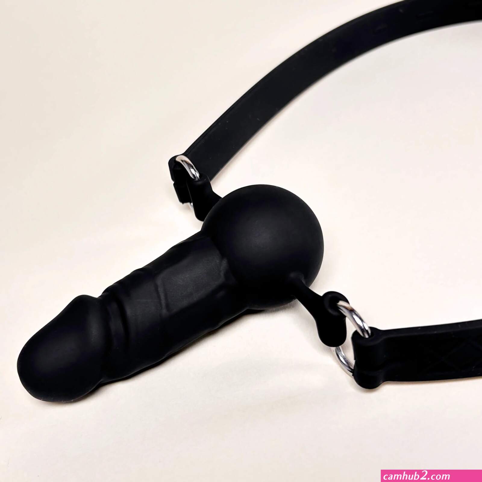 Mouth dildo strap on (photos)