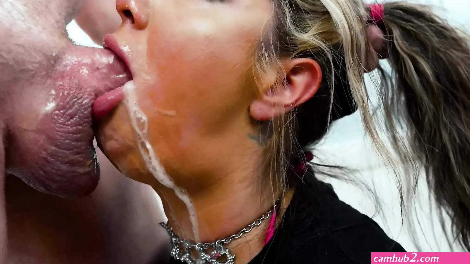 Nice sloppy blowjob (photos)