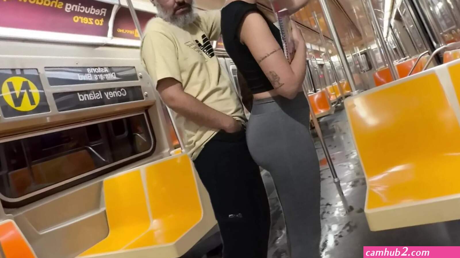 Public subway fuck (photos)