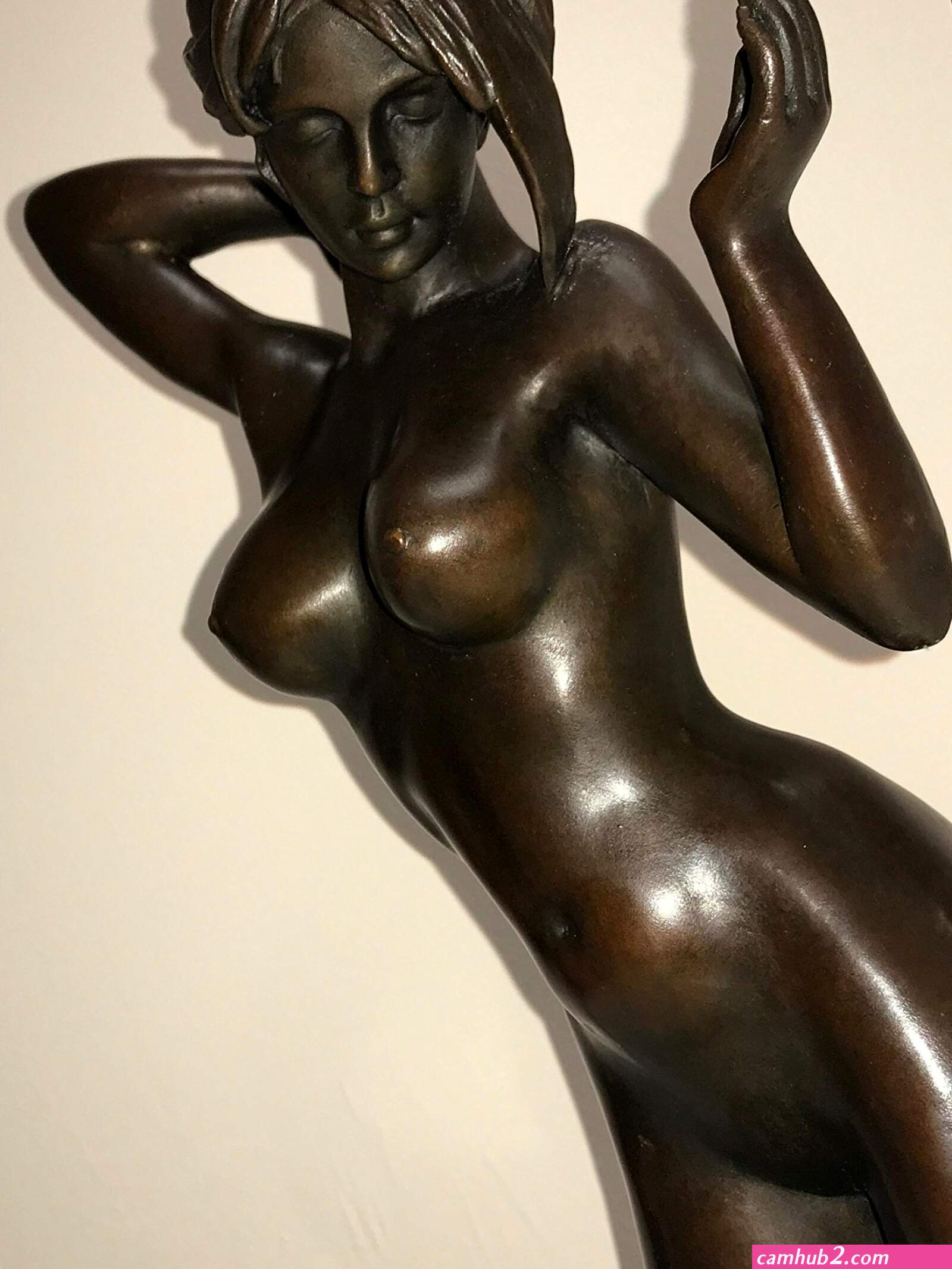 Sexy body teasing (photos)