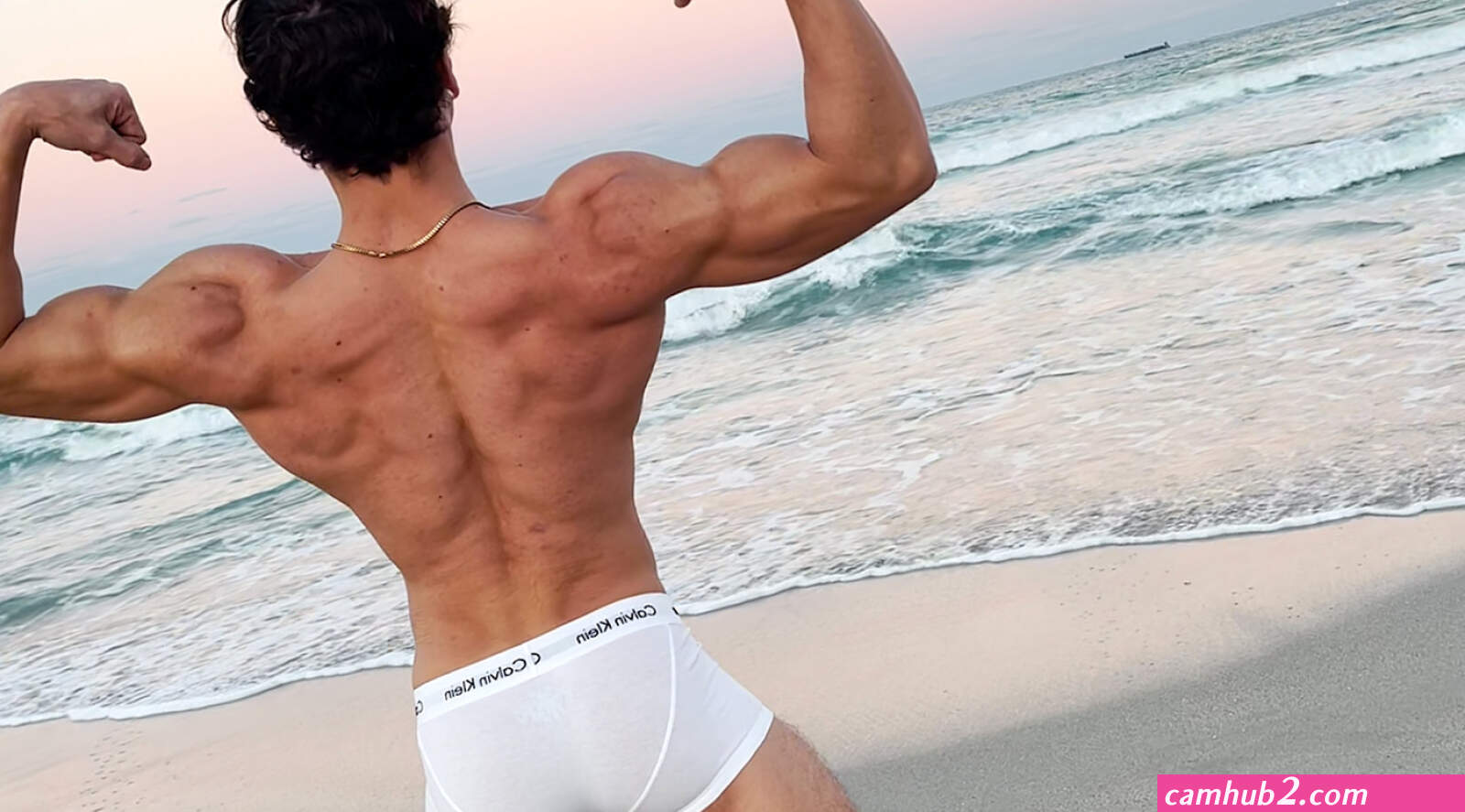 Sexy flexing (photos)